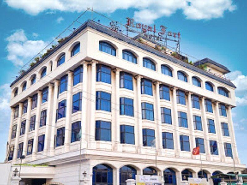 Royal Fort Hotel Visakhapatnam Exteriör bild