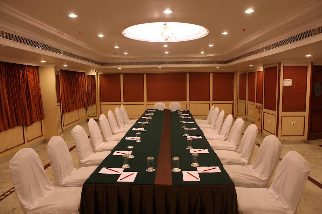 Royal Fort Hotel Visakhapatnam Exteriör bild
