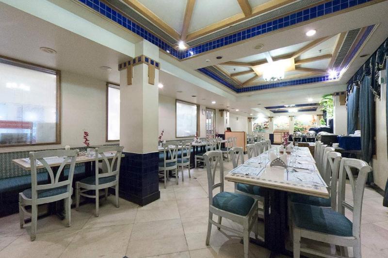 Royal Fort Hotel Visakhapatnam Exteriör bild