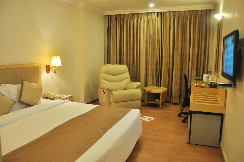 Royal Fort Hotel Visakhapatnam Exteriör bild