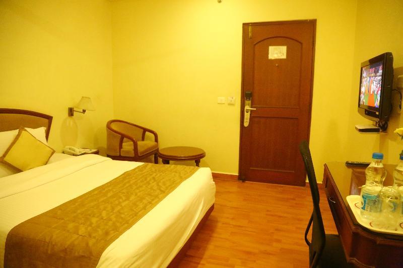 Royal Fort Hotel Visakhapatnam Exteriör bild