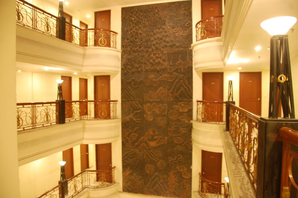 Royal Fort Hotel Visakhapatnam Exteriör bild