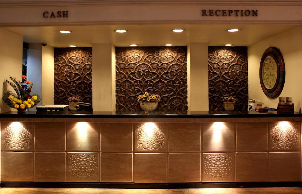 Royal Fort Hotel Visakhapatnam Exteriör bild